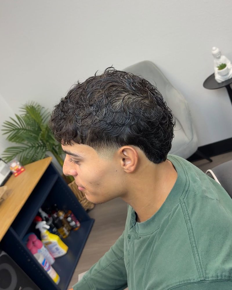 Texture haircut, side profile